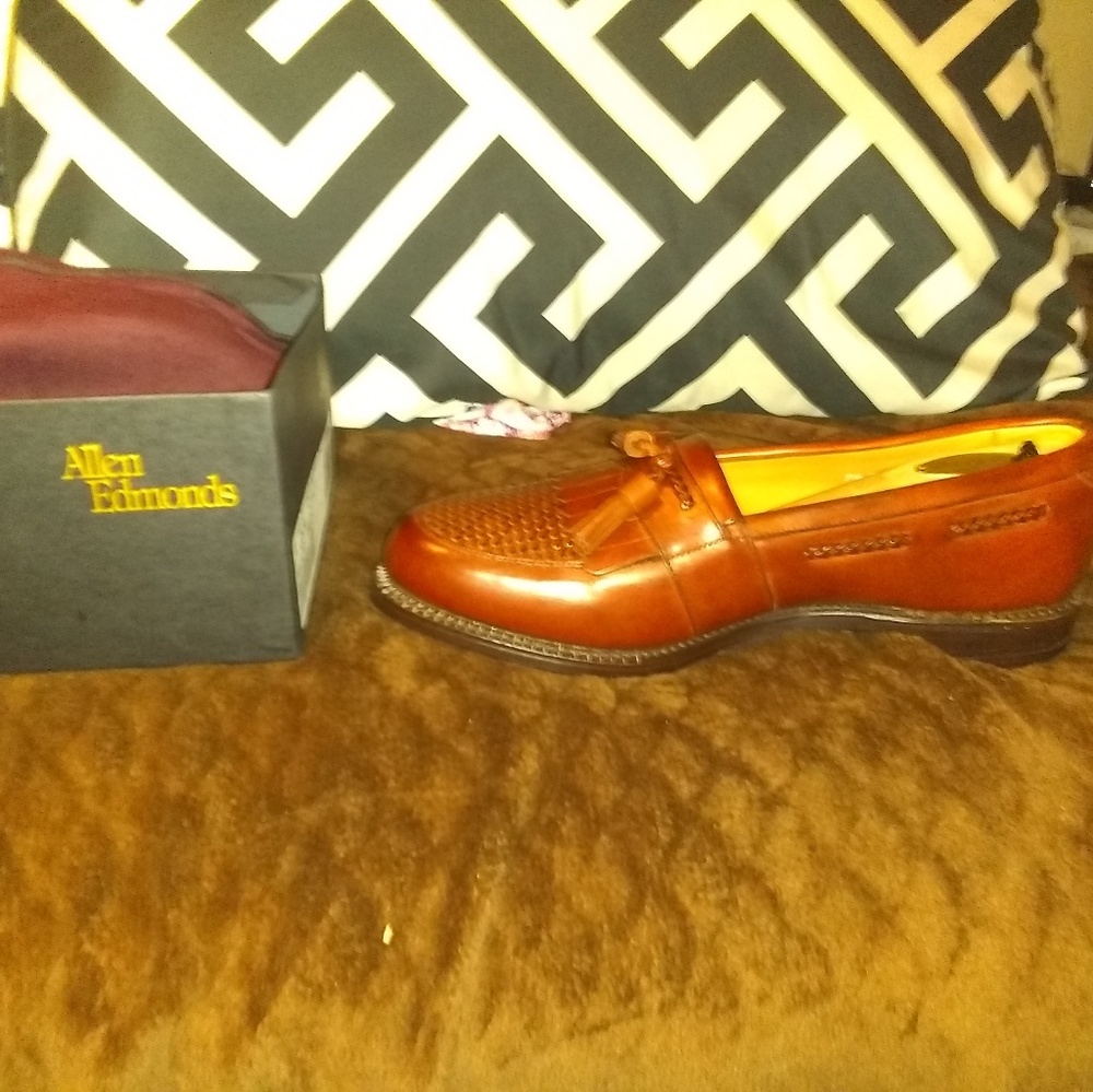 Shoes - Picture 8 of 8